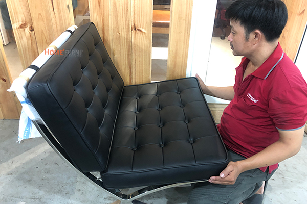 Mẫu sofa Barcelona đơn màu đen