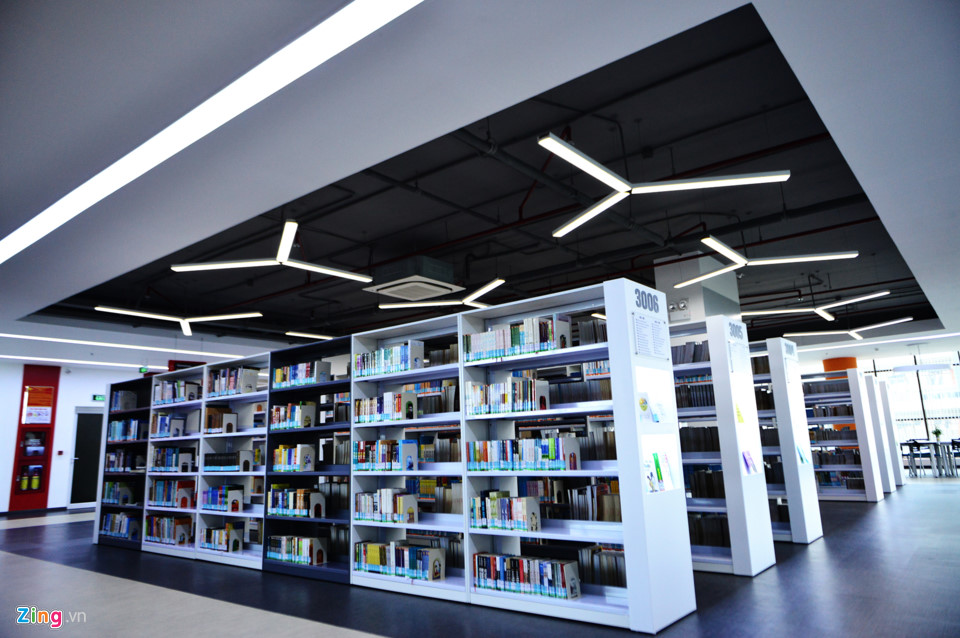 TDTU INSPIRE Library có thể phục vụ hơn 2.000 người sử dụng cùng lúc tại các khu chức năng như Không gian học tập chung; Không gian cho các dịch vụ thông tin; Không gian giao lưu học tập; Không gian cho các dịch vụ sản phẩm đặc biệt và Không gian làm việc của thư viện.